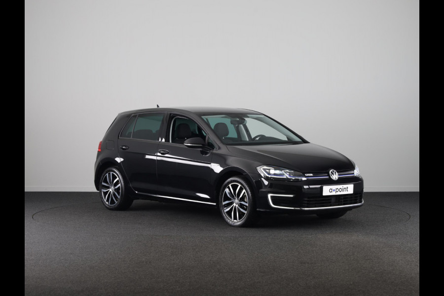 Volkswagen e-Golf E-DITION 136 pk | Navigatie | Parkeersensoren | Achteruitrijcamera | Adaptieve cruise control | Stoelverwarming |