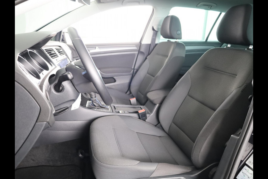 Volkswagen e-Golf E-DITION 136 pk | Navigatie | Parkeersensoren | Achteruitrijcamera | Adaptieve cruise control | Stoelverwarming |
