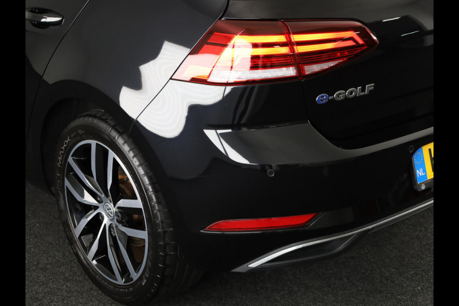 Volkswagen e-Golf E-DITION 136 pk | Navigatie | Parkeersensoren | Achteruitrijcamera | Adaptieve cruise control | Stoelverwarming |