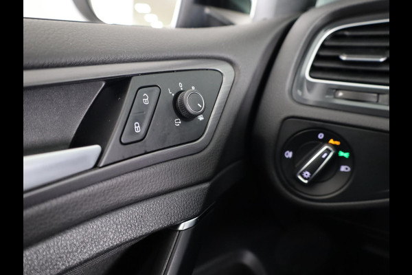 Volkswagen e-Golf E-DITION 136 pk | Navigatie | Parkeersensoren | Achteruitrijcamera | Adaptieve cruise control | Stoelverwarming |
