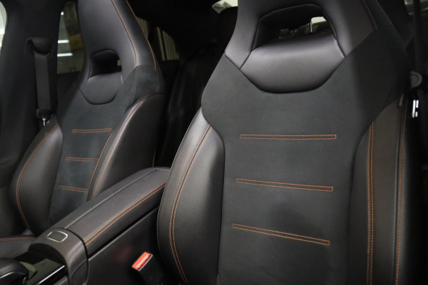 Mercedes-Benz CLA-Klasse 250 ORANGE EDITION PANO/CARPLAY/KEYLESS/CAM/SFEERV/VOL