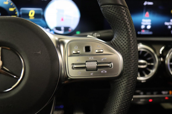 Mercedes-Benz CLA-Klasse 250 ORANGE EDITION PANO/CARPLAY/KEYLESS/CAM/SFEERV/VOL