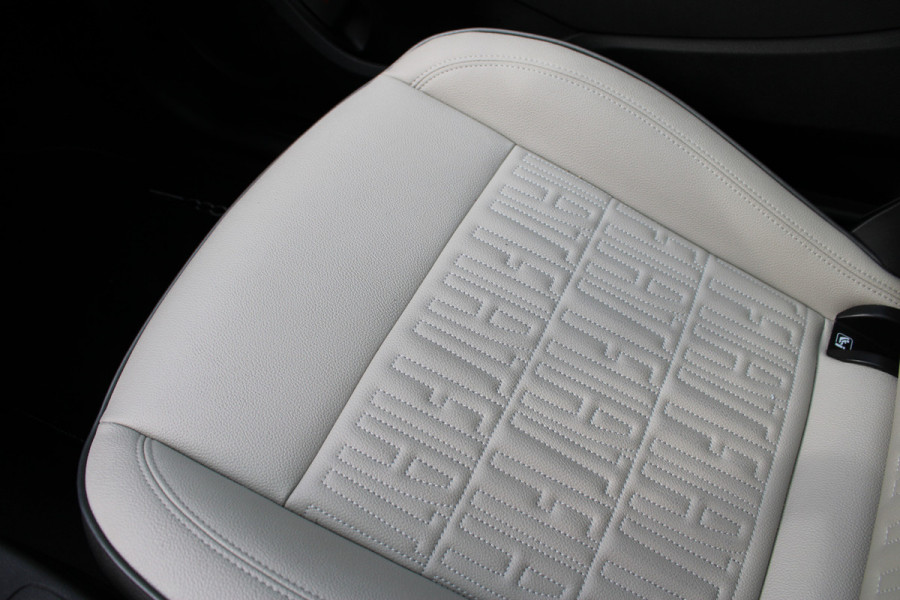 Fiat 500 3+1 La Prima 42 kWh | Leder | Camera | BLIS | Navigatie | Carplay