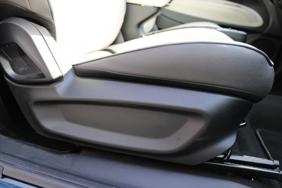Fiat 500 3+1 La Prima 42 kWh | Leder | Camera | BLIS | Navigatie | Carplay