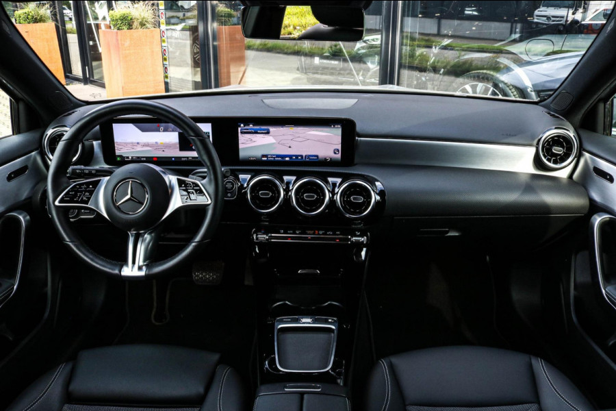 Mercedes-Benz A-Klasse 180 Luxury Line - MULTIBEAM LED - CAMERA - ACC - A180