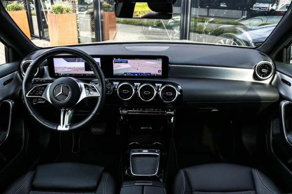 Mercedes-Benz A-Klasse 180 Luxury Line - MULTIBEAM LED - CAMERA - ACC - A180