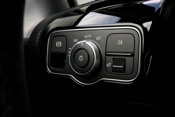 Mercedes-Benz A-Klasse 180 Luxury Line - MULTIBEAM LED - CAMERA - ACC - A180