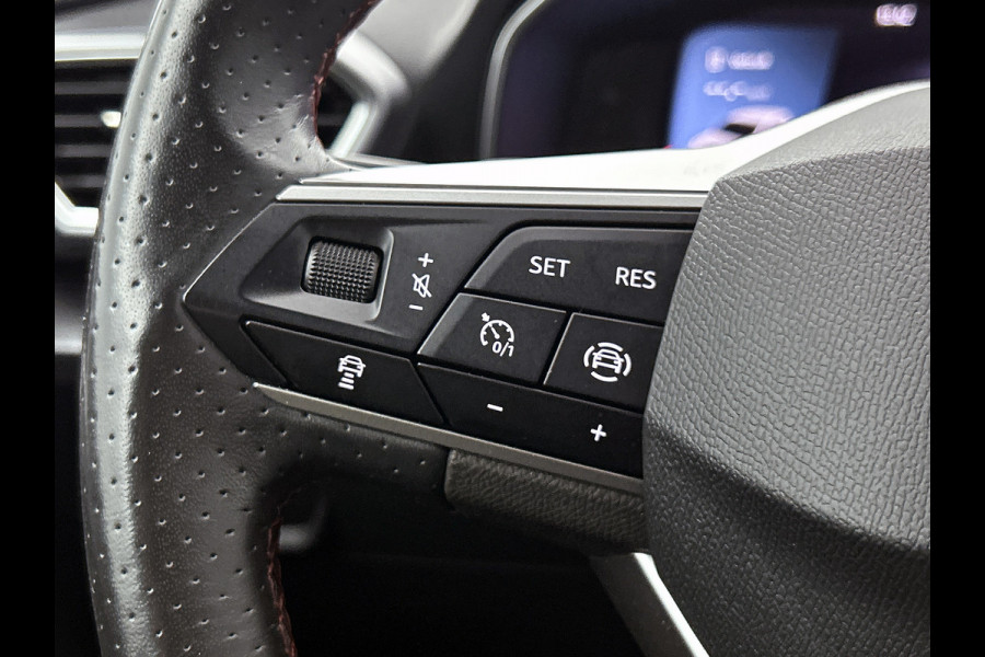 Seat Leon 1.5 eTSI FR Line (Dealer Onderhouden, Sfeerverlichting, Navi, Carplay, Camera, PDC V+A, Stuur/ StoelV, Etc)