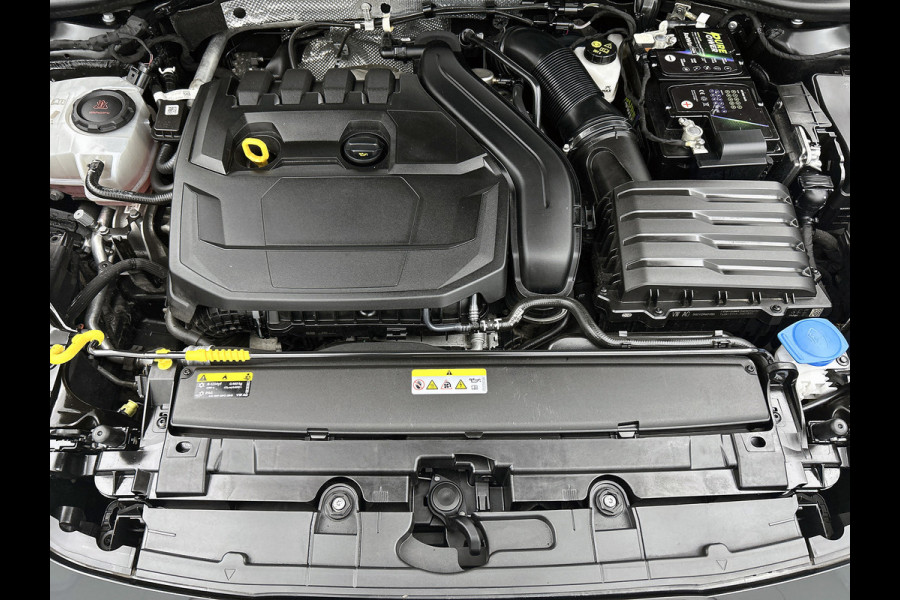 Seat Leon 1.5 eTSI FR Line (Dealer Onderhouden, Sfeerverlichting, Navi, Carplay, Camera, PDC V+A, Stuur/ StoelV, Etc)