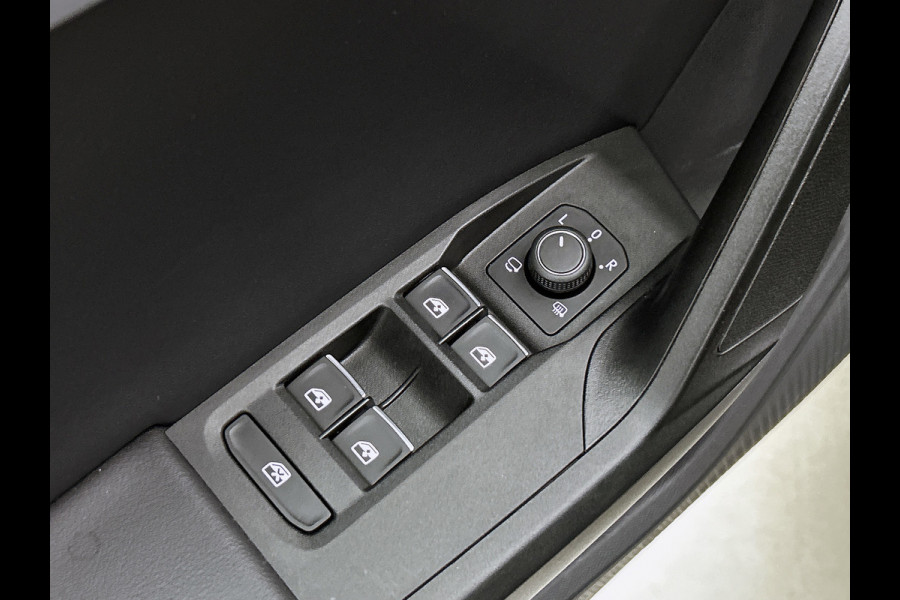 Seat Leon 1.5 eTSI FR Line (Dealer Onderhouden, Sfeerverlichting, Navi, Carplay, Camera, PDC V+A, Stuur/ StoelV, Etc)