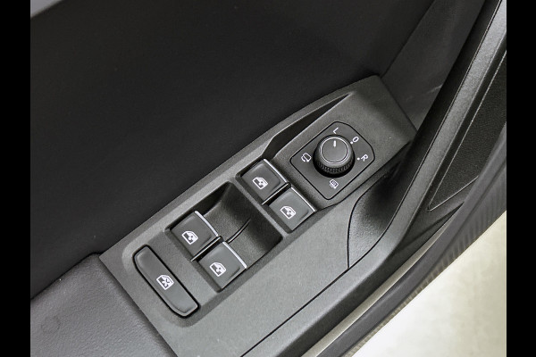 Seat Leon 1.5 eTSI FR Line (Dealer Onderhouden, Sfeerverlichting, Navi, Carplay, Camera, PDC V+A, Stuur/ StoelV, Etc)