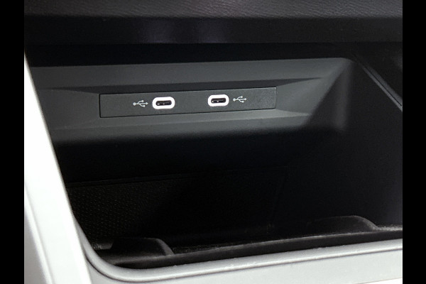 Seat Leon 1.5 eTSI FR Line (Dealer Onderhouden, Sfeerverlichting, Navi, Carplay, Camera, PDC V+A, Stuur/ StoelV, Etc)