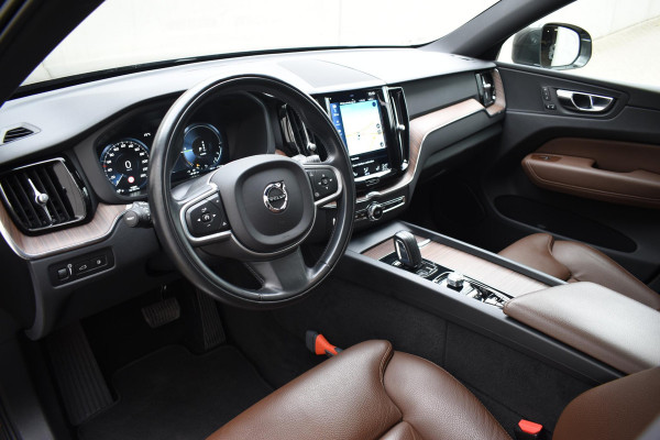 Volvo XC60 T6 340PK Automaat Plug-in Hybrid AWD Business Pro / Adaptive Cruise / Leer / Elektrische stoelen / Stoelverwarming / Stuurverwarming / Elektr. achterklep  / Achteruitrijcamera / Schuifdak