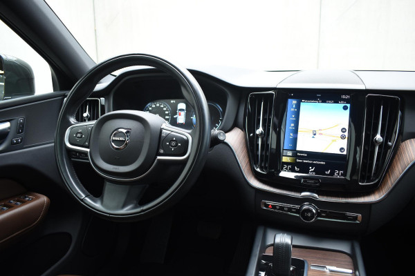 Volvo XC60 T6 340PK Automaat Plug-in Hybrid AWD Business Pro / Adaptive Cruise / Leer / Elektrische stoelen / Stoelverwarming / Stuurverwarming / Elektr. achterklep  / Achteruitrijcamera / Schuifdak