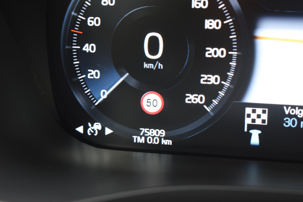 Volvo XC60 T6 340PK Automaat Plug-in Hybrid AWD Business Pro / Adaptive Cruise / Leer / Elektrische stoelen / Stoelverwarming / Stuurverwarming / Elektr. achterklep  / Achteruitrijcamera / Schuifdak