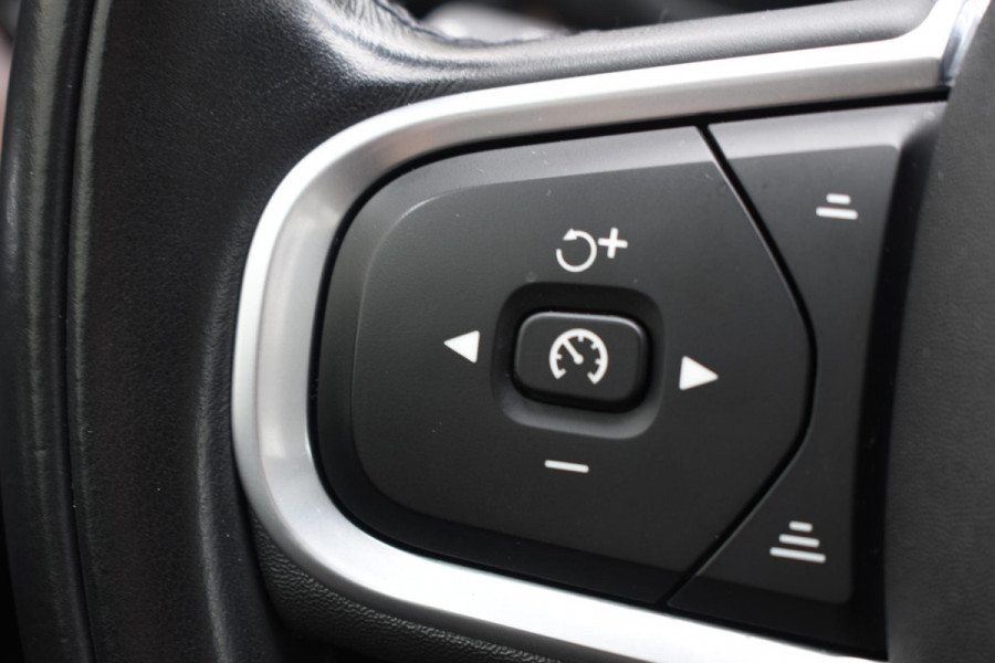 Volvo XC60 T6 340PK Automaat Plug-in Hybrid AWD Business Pro / Adaptive Cruise / Leer / Elektrische stoelen / Stoelverwarming / Stuurverwarming / Elektr. achterklep  / Achteruitrijcamera / Schuifdak
