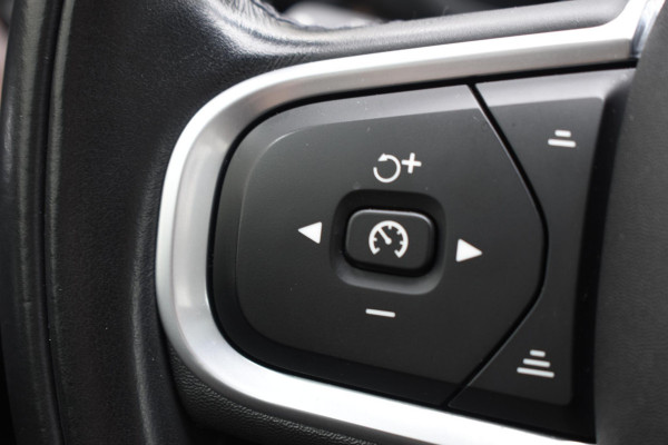 Volvo XC60 T6 340PK Automaat Plug-in Hybrid AWD Business Pro / Adaptive Cruise / Leer / Elektrische stoelen / Stoelverwarming / Stuurverwarming / Elektr. achterklep  / Achteruitrijcamera / Schuifdak