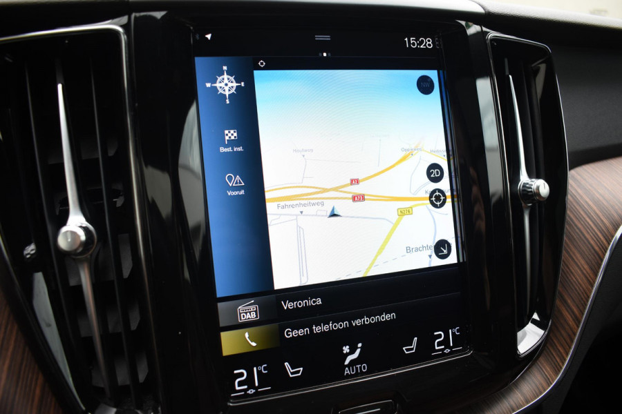Volvo XC60 T6 340PK Automaat Plug-in Hybrid AWD Business Pro / Adaptive Cruise / Leer / Elektrische stoelen / Stoelverwarming / Stuurverwarming / Elektr. achterklep  / Achteruitrijcamera / Schuifdak