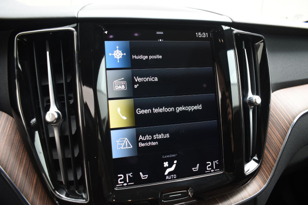 Volvo XC60 T6 340PK Automaat Plug-in Hybrid AWD Business Pro / Adaptive Cruise / Leer / Elektrische stoelen / Stoelverwarming / Stuurverwarming / Elektr. achterklep  / Achteruitrijcamera / Schuifdak