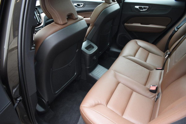 Volvo XC60 T6 340PK Automaat Plug-in Hybrid AWD Business Pro / Adaptive Cruise / Leer / Elektrische stoelen / Stoelverwarming / Stuurverwarming / Elektr. achterklep  / Achteruitrijcamera / Schuifdak