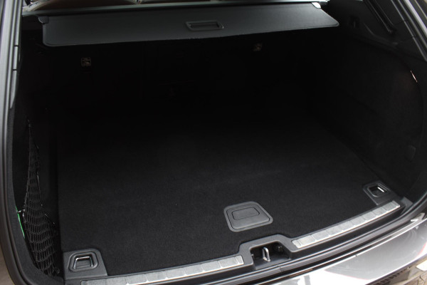 Volvo XC60 T6 340PK Automaat Plug-in Hybrid AWD Business Pro / Adaptive Cruise / Leer / Elektrische stoelen / Stoelverwarming / Stuurverwarming / Elektr. achterklep  / Achteruitrijcamera / Schuifdak