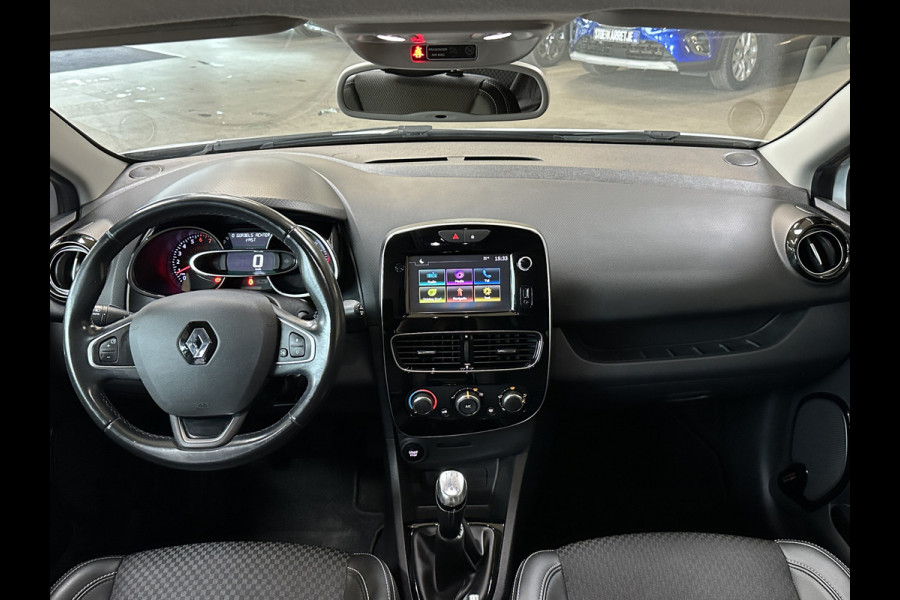 Renault Clio 0.9 TCe 90pk Intens | Navi | Camera | 17" | PDC | Led | Stoelverwarming | Keurig netjes onderhouden!