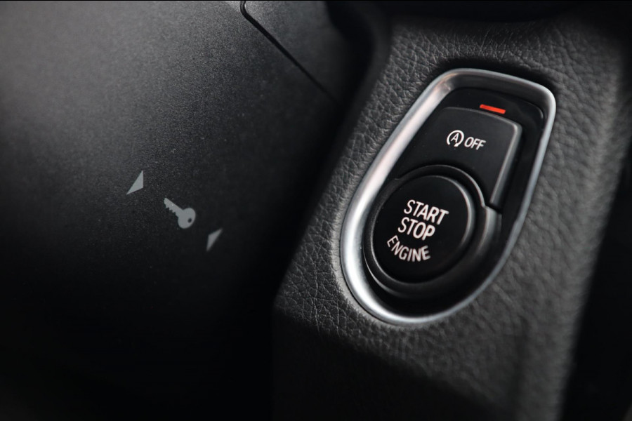 BMW 4 Serie Gran Coupé 420i M Sport / PANODAK / LEDER / CAMERA / KEYLESS / STOELVER.