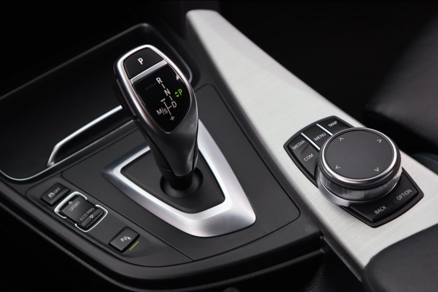 BMW 4 Serie Gran Coupé 420i M Sport / PANODAK / LEDER / CAMERA / KEYLESS / STOELVER.