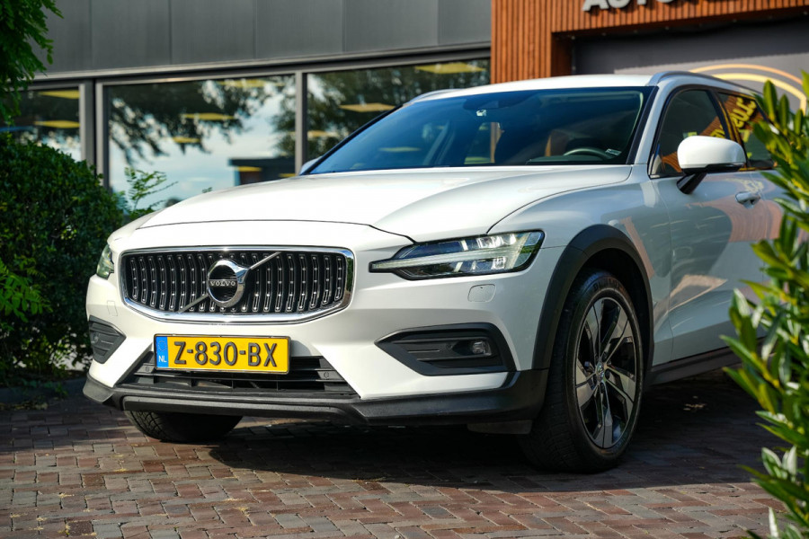 Volvo V60 Cross Country 2.0 B5 AWD Pro Adaptieve Cruise Keyless Memory 18''LM