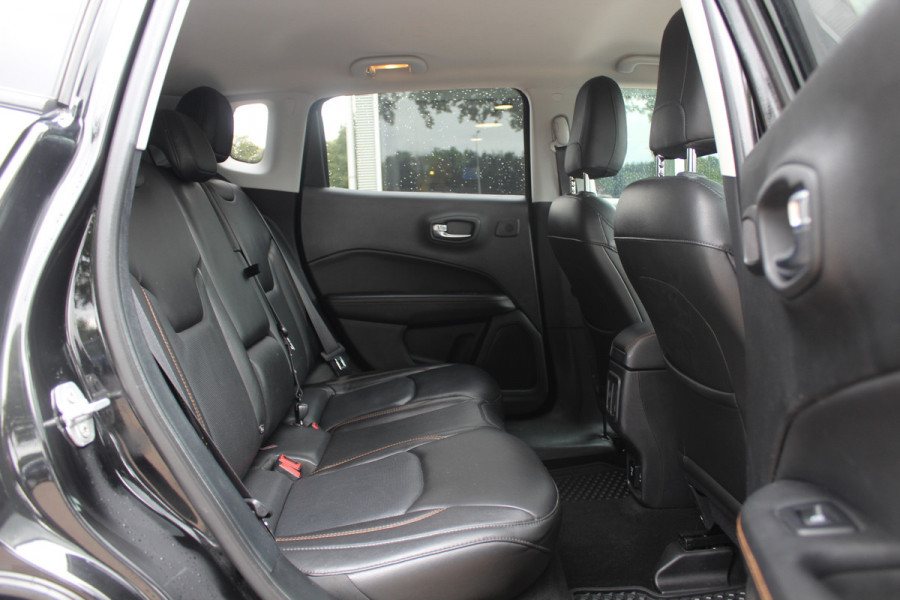 Jeep Compass 1.4 MultiAir Limited 4x4 / Camera / Leder / Keyless / 18'' / Navigatie / Beats / Elektr. stoelen / Stuur+Stoelverwarming / Cruise Control