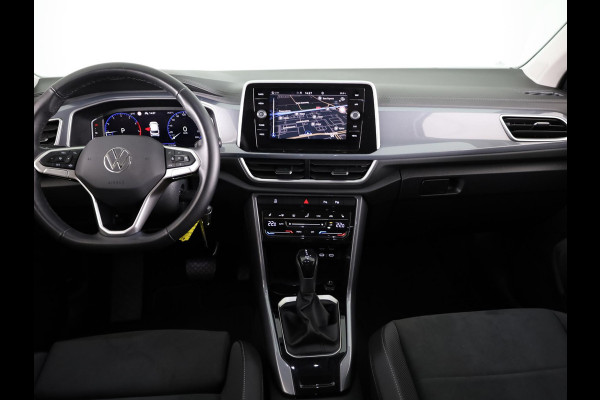 Volkswagen T-Roc 1.5 TSI Style 150 PK DSG | Trekhaak afneembaar | Navigatie | Stoel verwarming en massage | Leer/Alcantara |