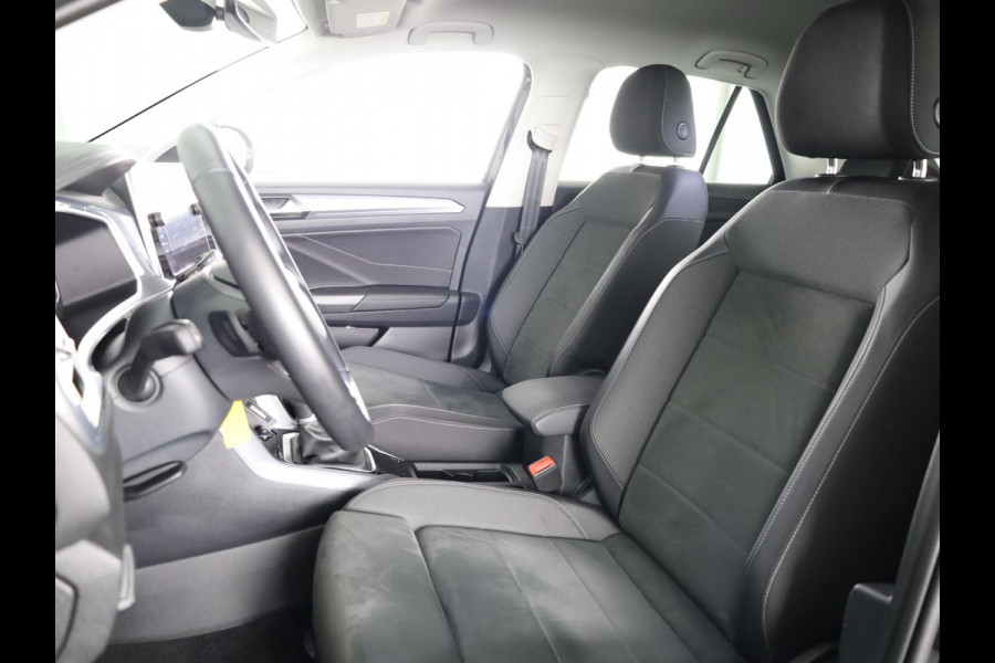 Volkswagen T-Roc 1.5 TSI Style 150 PK DSG | Trekhaak afneembaar | Navigatie | Stoel verwarming en massage | Leer/Alcantara |