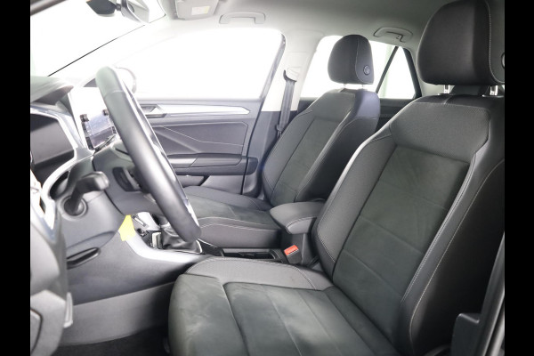 Volkswagen T-Roc 1.5 TSI Style 150 PK DSG | Trekhaak afneembaar | Navigatie | Stoel verwarming en massage | Leer/Alcantara |