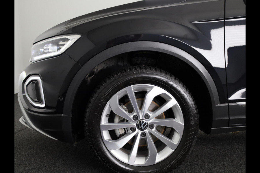 Volkswagen T-Roc 1.5 TSI Style 150 PK DSG | Trekhaak afneembaar | Navigatie | Stoel verwarming en massage | Leer/Alcantara |