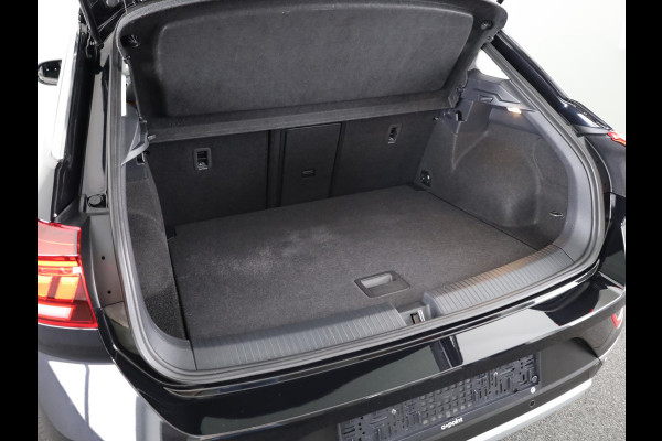 Volkswagen T-Roc 1.5 TSI Style 150 PK DSG | Trekhaak afneembaar | Navigatie | Stoel verwarming en massage | Leer/Alcantara |