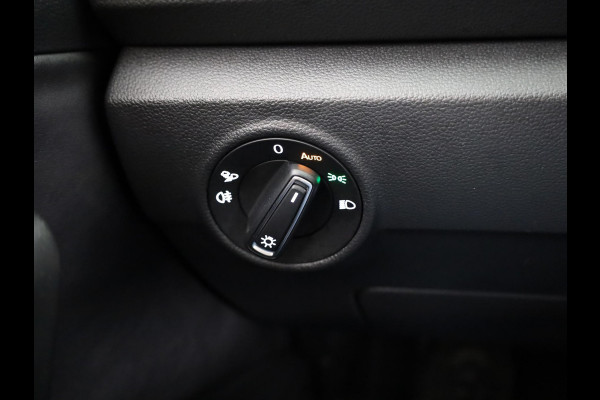 Volkswagen T-Roc 1.5 TSI Style 150 PK DSG | Trekhaak afneembaar | Navigatie | Stoel verwarming en massage | Leer/Alcantara |