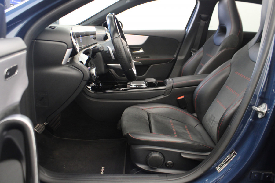 Mercedes-Benz A-Klasse 220 Launch Edition Premium AMG Pano