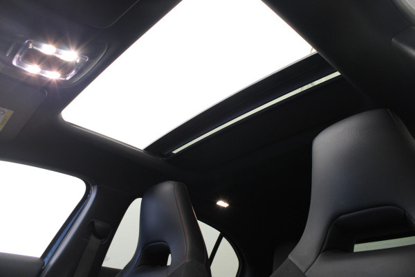 Mercedes-Benz A-Klasse 220 Launch Edition Premium AMG Pano