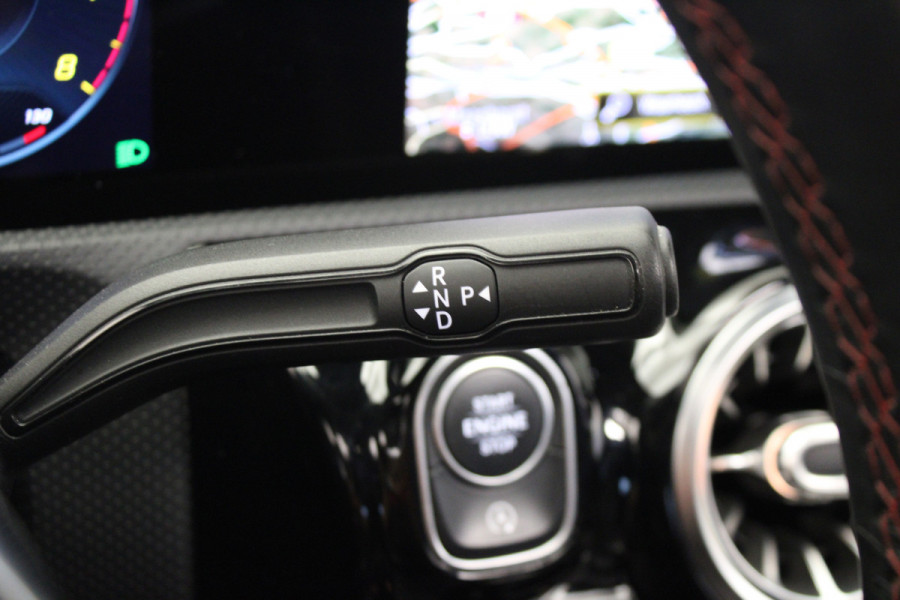 Mercedes-Benz A-Klasse 220 Launch Edition Premium AMG Pano