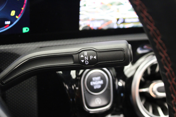 Mercedes-Benz A-Klasse 220 Launch Edition Premium AMG Pano