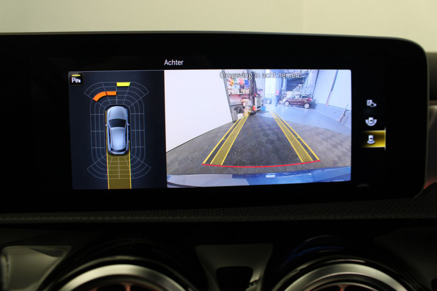 Mercedes-Benz A-Klasse 220 Launch Edition Premium AMG Pano