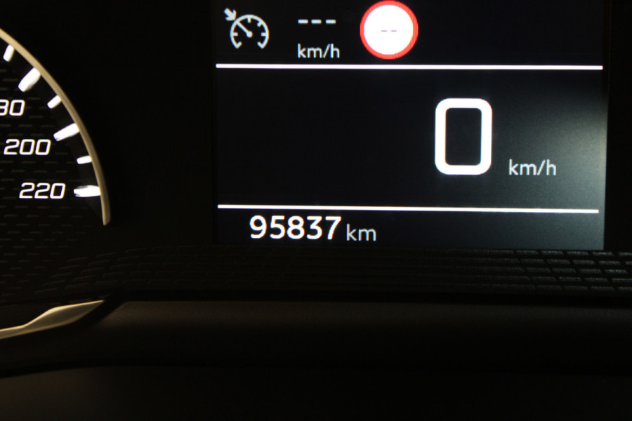 Peugeot 2008 1.2 PureTech Blue Lease Allure