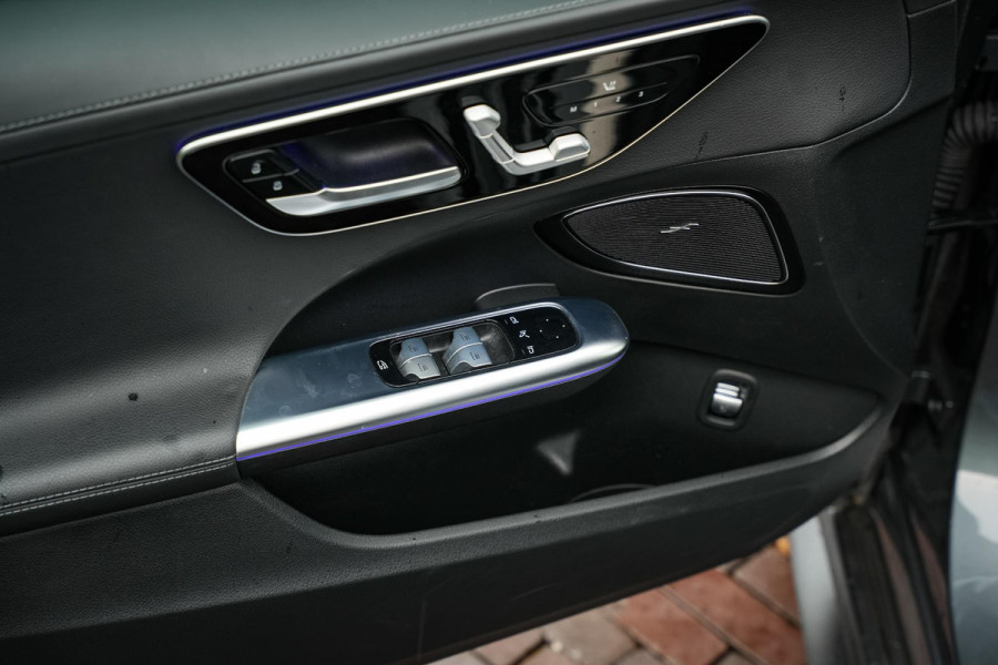 Mercedes-Benz C-Klasse C300 279PK AMG 360 Camera Navigatie Ambient DAB+ Leer Stoelverw. Side Assist