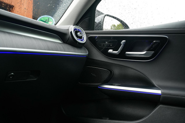 Mercedes-Benz C-Klasse C300 279PK AMG 360 Camera Navigatie Ambient DAB+ Leer Stoelverw. Side Assist
