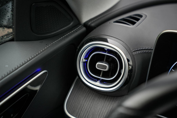 Mercedes-Benz C-Klasse C300 279PK AMG 360 Camera Navigatie Ambient DAB+ Leer Stoelverw. Side Assist