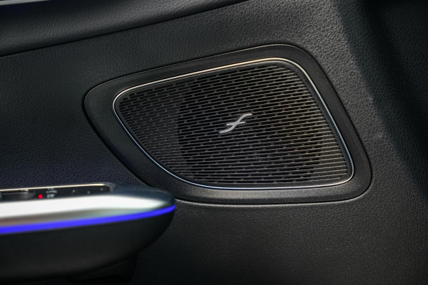 Mercedes-Benz C-Klasse C300 279PK AMG 360 Camera Navigatie Ambient DAB+ Leer Stoelverw. Side Assist