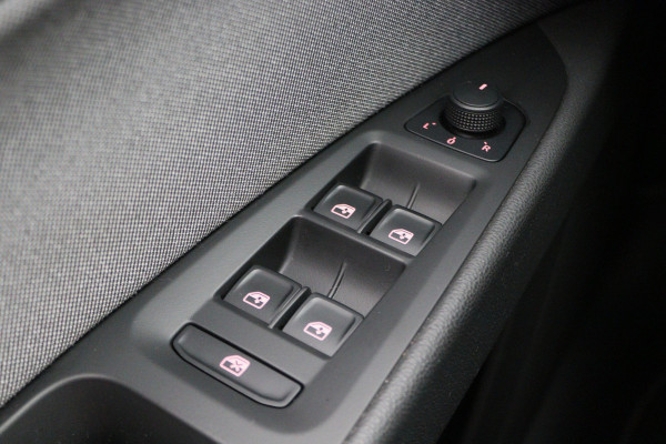 Seat León ST 1.0 EcoTSI Style Business Intense Automaat Virtual Cockpit, Apple Carplay, Keyless, Lane Assist, Trekhaak, PDC