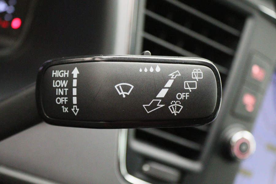 Seat León ST 1.0 EcoTSI Style Business Intense Automaat Virtual Cockpit, Apple Carplay, Keyless, Lane Assist, Trekhaak, PDC