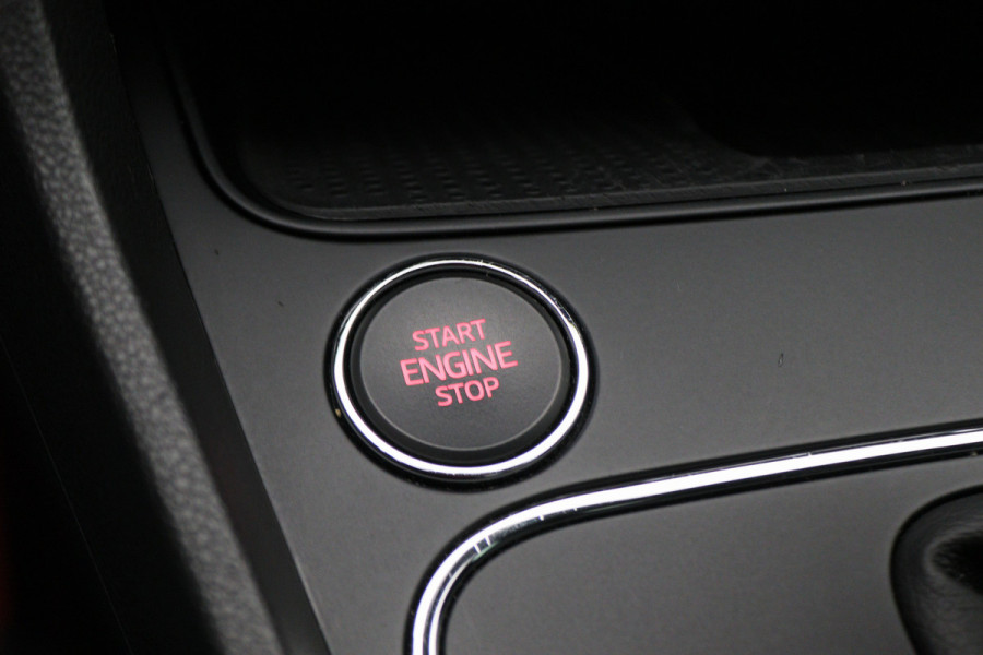 Seat León ST 1.0 EcoTSI Style Business Intense Automaat Virtual Cockpit, Apple Carplay, Keyless, Lane Assist, Trekhaak, PDC