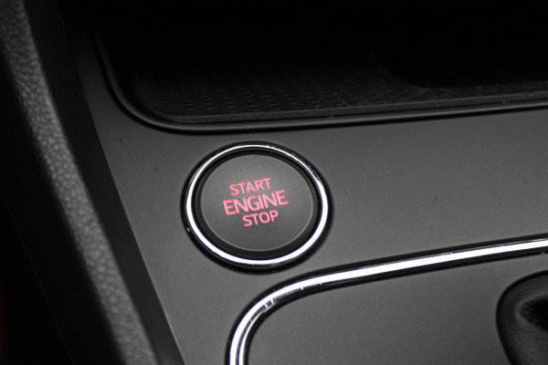 Seat León ST 1.0 EcoTSI Style Business Intense Automaat Virtual Cockpit, Apple Carplay, Keyless, Lane Assist, Trekhaak, PDC